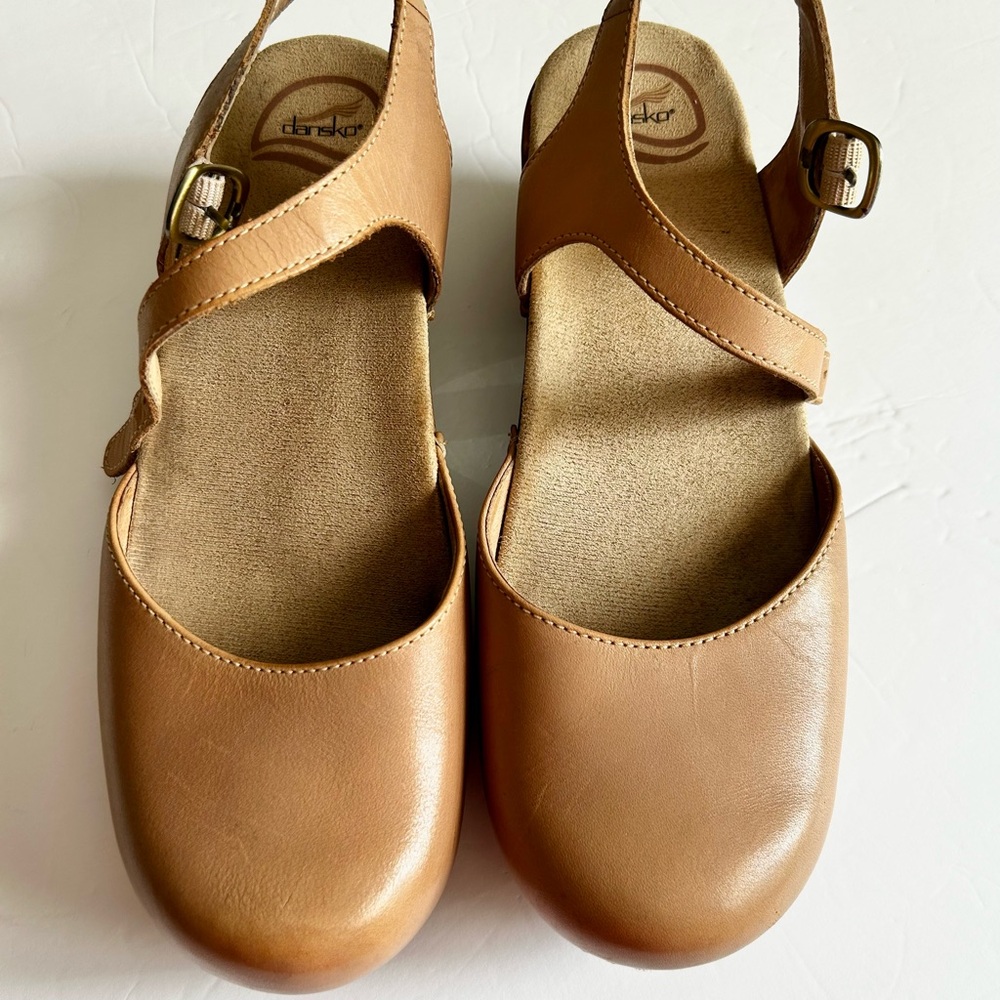 Dansko leather Maryjane strap clogs platform style size 40